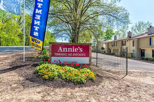 Annie's Townhomes - Memphis, TN - Photo 47