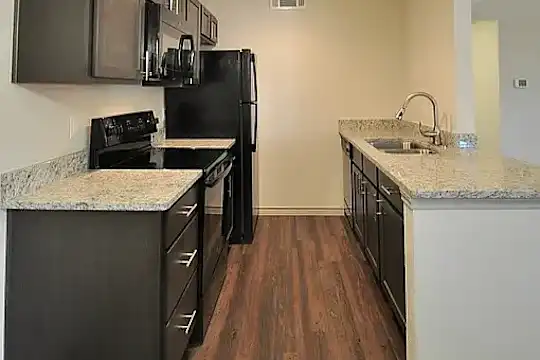 Colony House - Dallas, TX - Photo 35