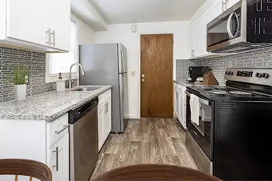 Park Place Townhomes - Buffalo, NY - Photo 2