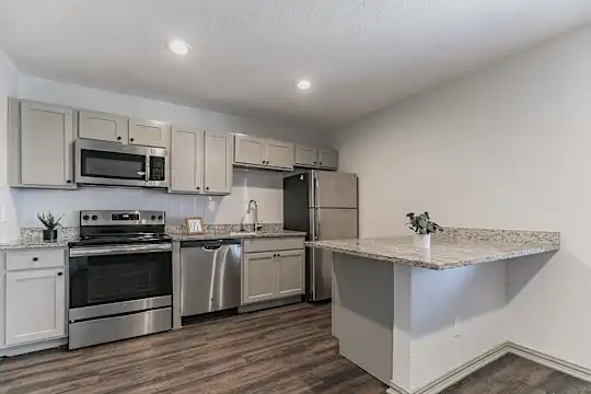 Colony House - Dallas, TX - Photo 2