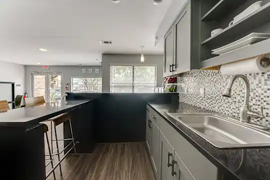 The Manhattan Apartments - Dallas, TX - Photo 39