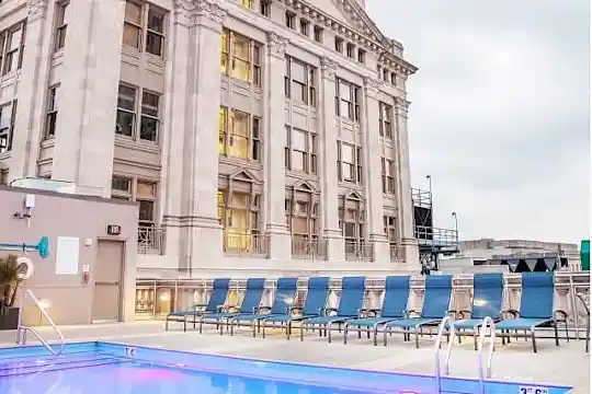 Hibernia Tower Apartments - New Orleans, LA - Photo 16