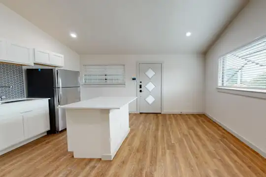 Lakewood Village - Dallas, TX - Photo 12
