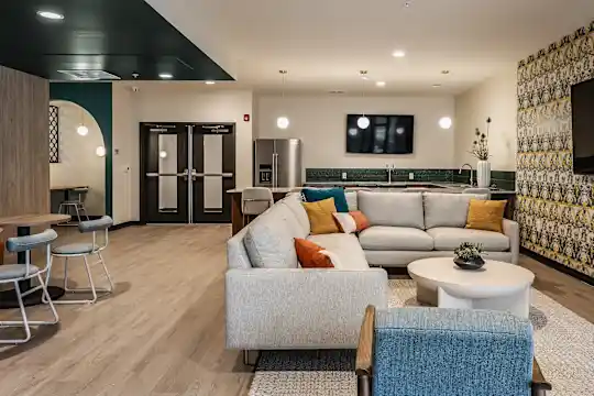 Altura Apartments - Cincinnati, OH - Photo 36