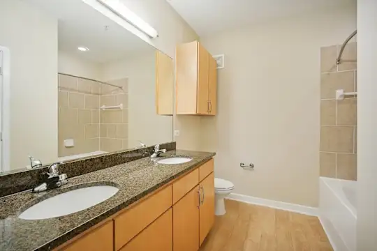 Cole Apartments - Austin, TX - Photo 32