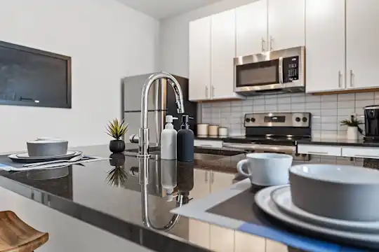 Gallerie Apartments - Kansas City, MO - Photo 3
