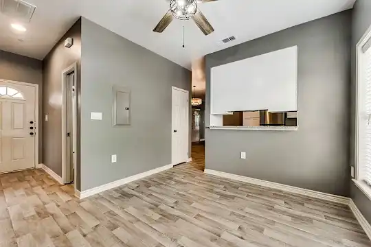 McFarlin Place Apartments - Dallas, TX - Photo 17