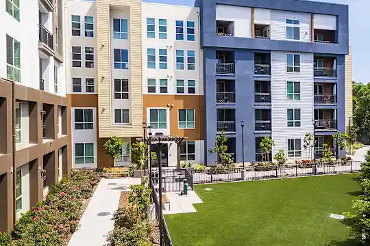 808 West Apartments - San Jose, CA - Photo 38