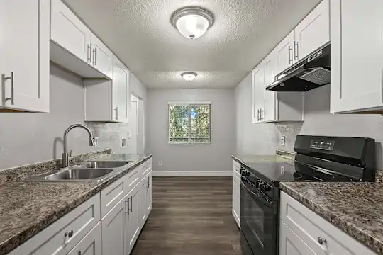 Mariposa Flats - Phoenix, AZ - Photo 2