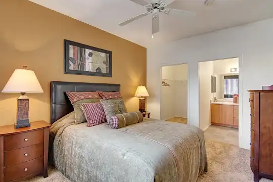 Arezzo - Phoenix, AZ - Photo 10