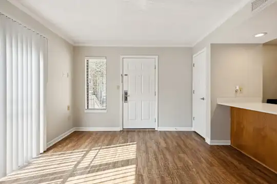 Woodcrest - Kansas City, MO - Photo 3