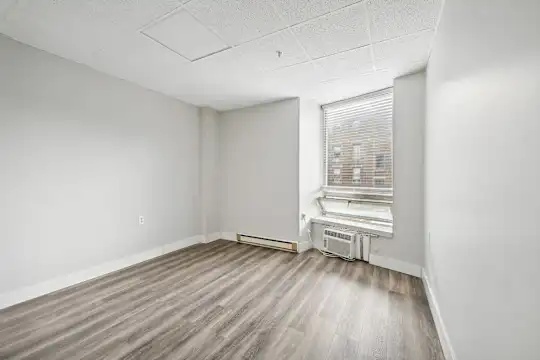 Franklin Park Apartments - Columbus, OH - Photo 9