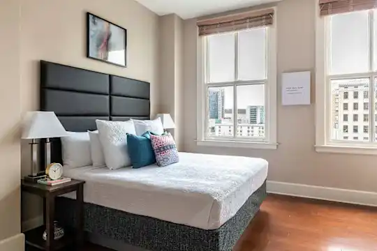Hibernia Tower Apartments - New Orleans, LA - Photo 14