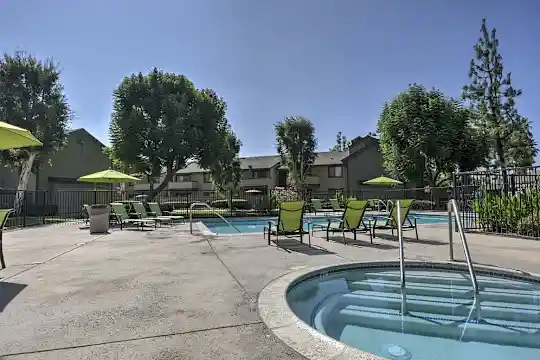 Stonegate Apartments - Riverside, CA - Photo 15