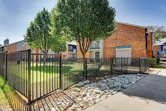 The Manhattan Apartments - Dallas, TX - Photo 33