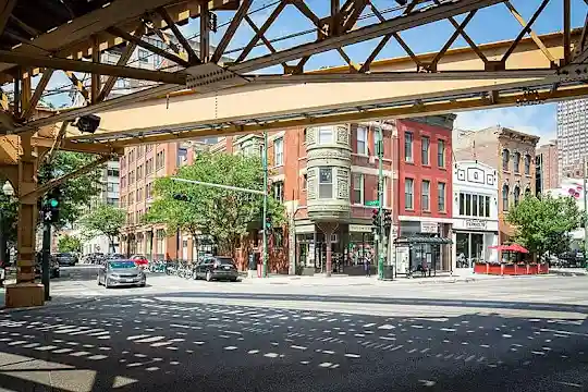 Exhibit on Superior - Chicago, IL - Photo 7