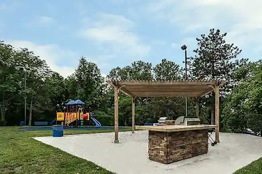 Whispering Lake - Kansas City, MO - Photo 23