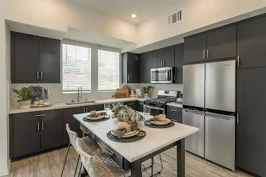 Citron Apartment Homes - Riverside, CA - Photo 3
