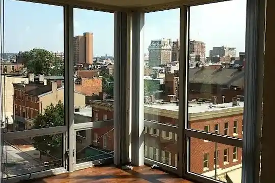 M on Madison - Baltimore, MD - Photo 5