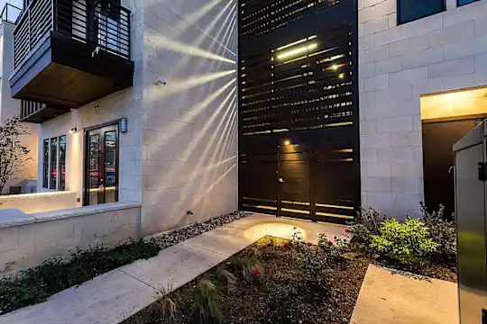 Bell Lakeshore - Austin, TX - Photo 24
