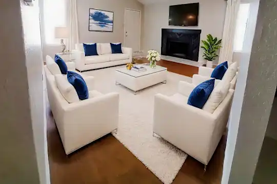 Park Plaza - Austin, TX - Photo 8