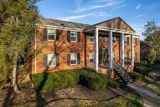Windsor Court - Knoxville, TN - Photo 2