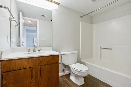 Woodcrest - Kansas City, MO - Photo 14
