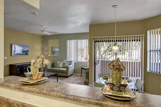 Arezzo - Phoenix, AZ - Photo 4