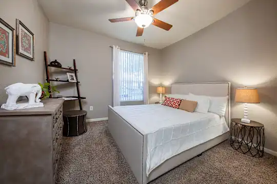 Tamarron - Phoenix, AZ - Photo 10