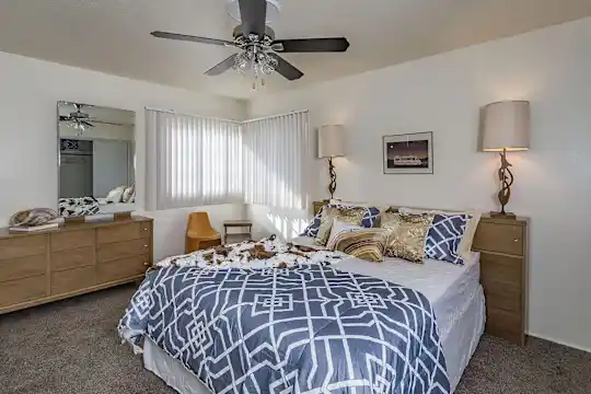 Nob Hill Apartments - Albuquerque, NM - Photo 1