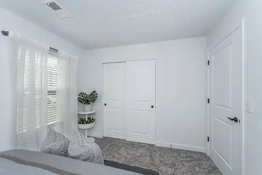 Galbraith Pointe Apartments and Townhomes - Cincinnati, OH - Photo 28
