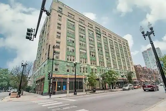 Bryn Mawr Belle Shore - Chicago, IL - Photo 13
