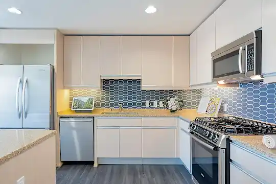 360 Residences - San Jose, CA - Photo 6