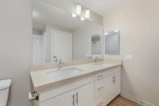 Metro Gateway Apartment Homes - Riverside, CA - Photo 21