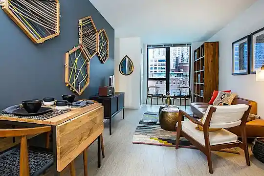 Exhibit on Superior - Chicago, IL - Photo 14