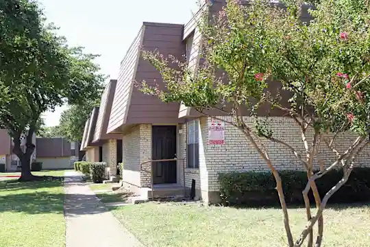 Villages of Royal Lane - Dallas, TX - Photo 2