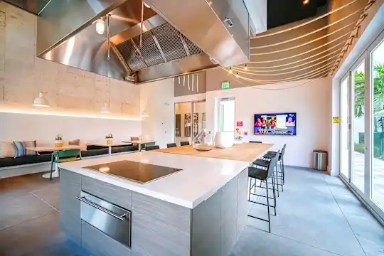 10X Fort Lauderdale - Fort Lauderdale, FL - Photo 30