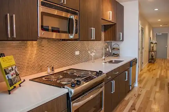 The Strand Apartments - New Orleans, LA - Photo 14