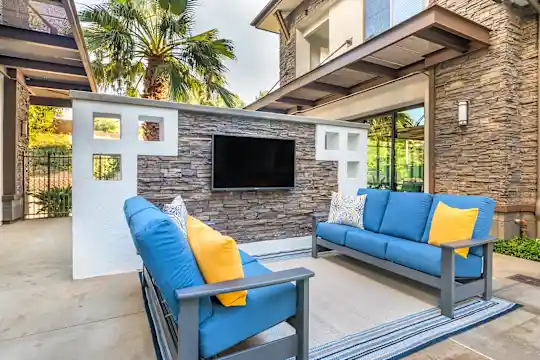 Metro Gateway Apartment Homes - Riverside, CA - Photo 4
