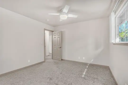 River Walk Apartments - Campbell, CA - Photo 24