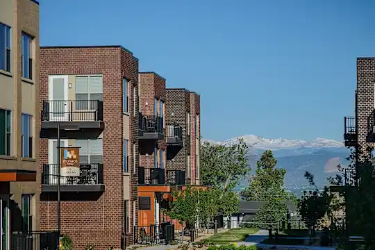 Monaco Row - Denver, CO - Photo 2