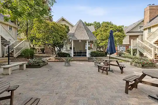 Woodcrest - Kansas City, MO - Photo 31
