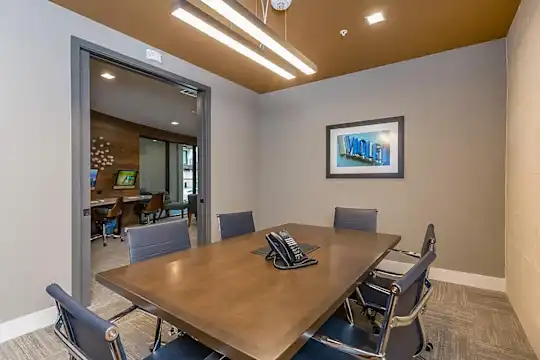 Bell Lakeshore - Austin, TX - Photo 19