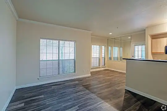 The Hamilton Apartments - Austin, TX - Photo 9
