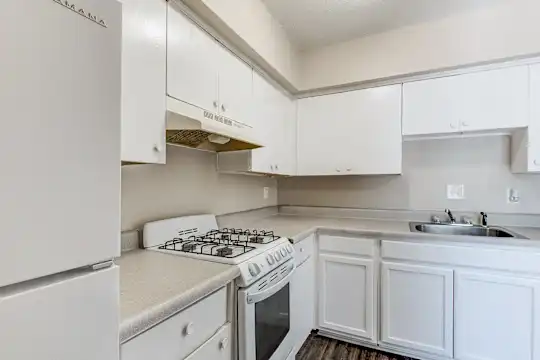 Cherry Creek Apartments - Memphis, TN - Photo 14