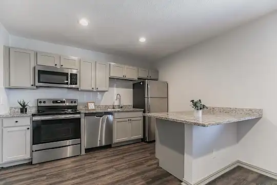 Colony House - Dallas, TX - Photo 3