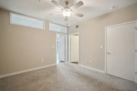 Cole Apartments - Austin, TX - Photo 38