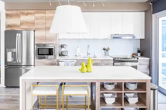 Two Light Luxury Apartments - Kansas City, MO - Photo 2