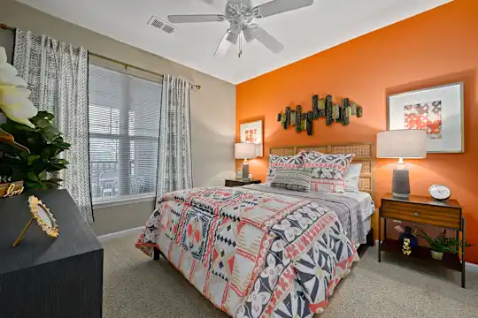 Riverstone Apartments - Kansas City, MO - Photo 8