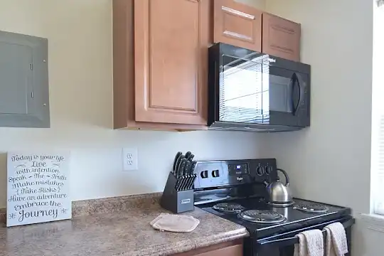 Stansbury Manor Apartments & Townhomes - Baltimore, MD - Photo 15